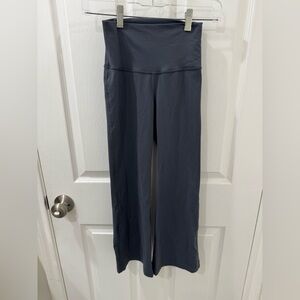 LULULEMON Grey Blue High Rise Capri Cropped Flair Work Out Pants